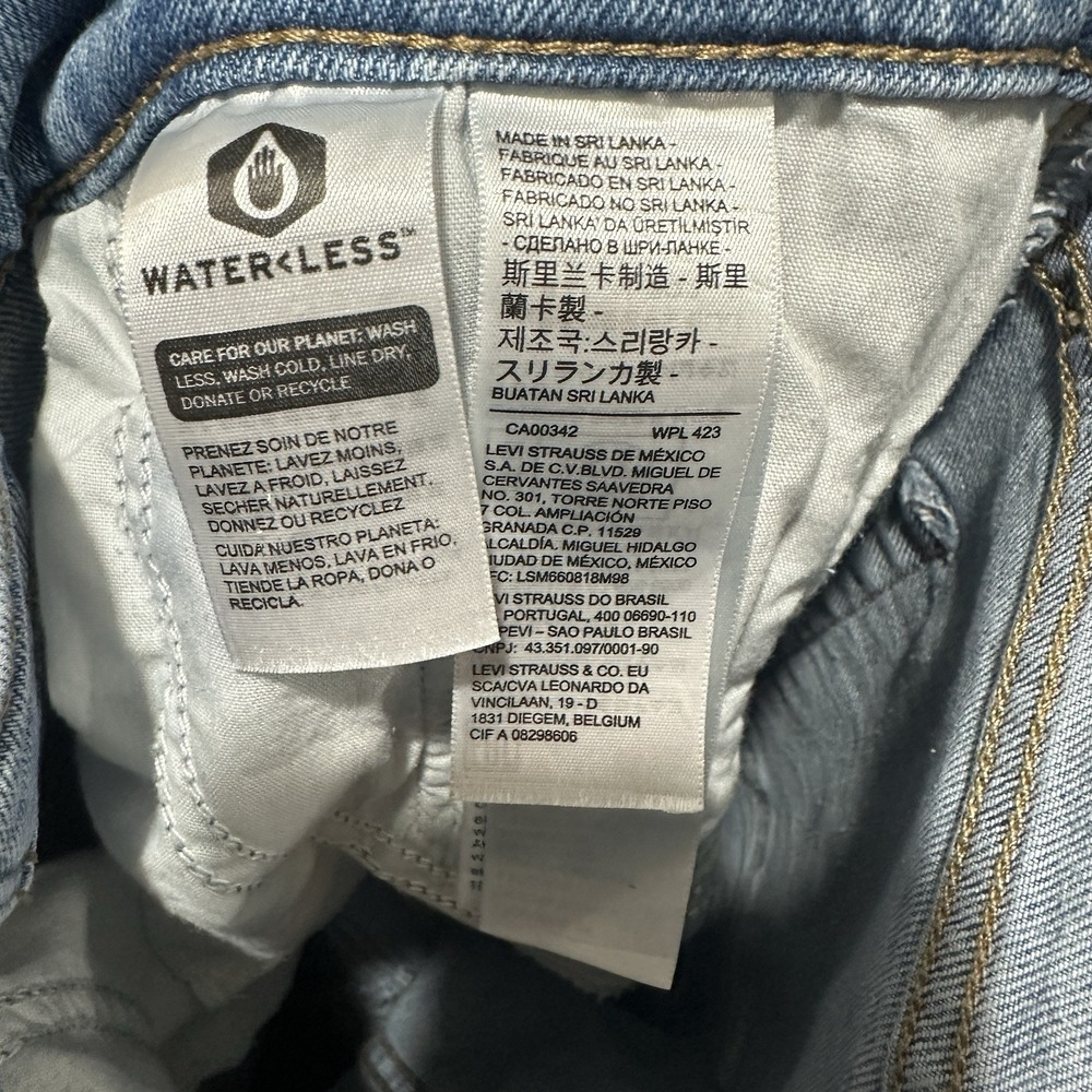 Levi's Silver Tab Mom Jeans Women's High Waist Tapered 90's Distressed Pockets - Picture 5 of 10